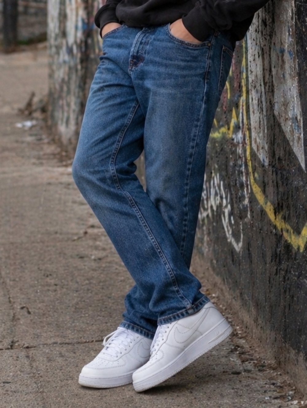 Junior Wrangler Slim Straight Jeans in Blue, Size 29x32.